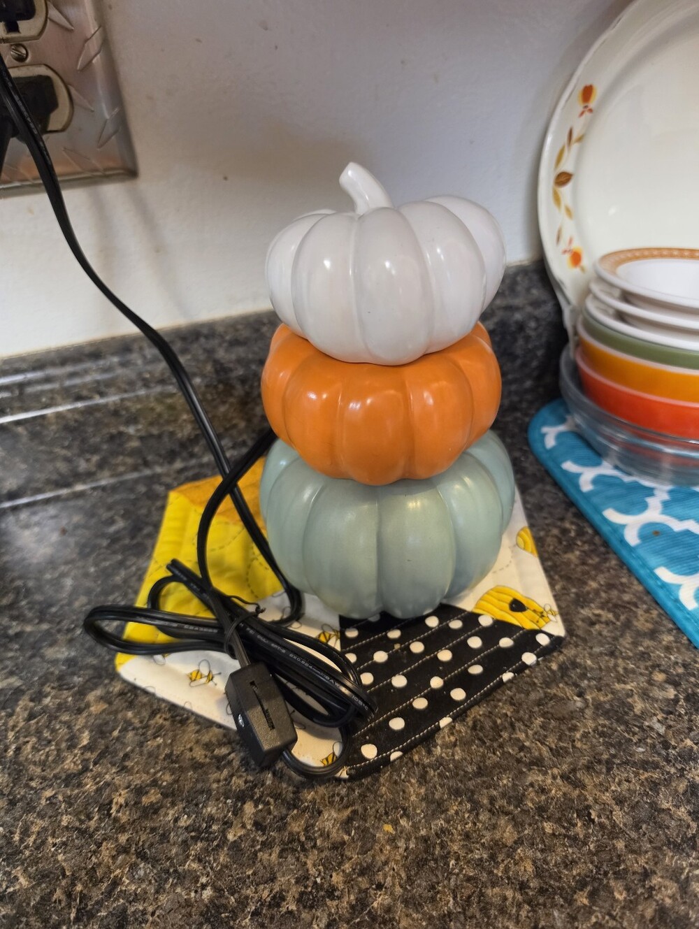 Scentsy Color Me Pumpkin Wax Warmer